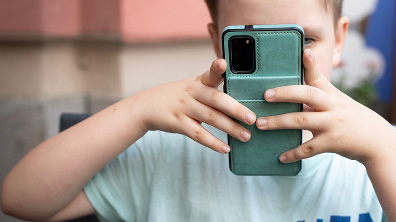 Önce ortaokul ve lise, şimdi ise ilkokul! Hollanda cep telefonu kullanımını yasakladı - 1. Resim