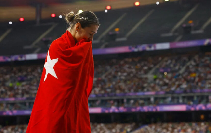 Para atletizm ikincisi Aysel Önder T20 zihinsel engelli kategorisinde yarıştı Para atletizm ikincisi Aysel Önder T20 zihinsel engelli kategorisinde yarıştı - 1. Resim