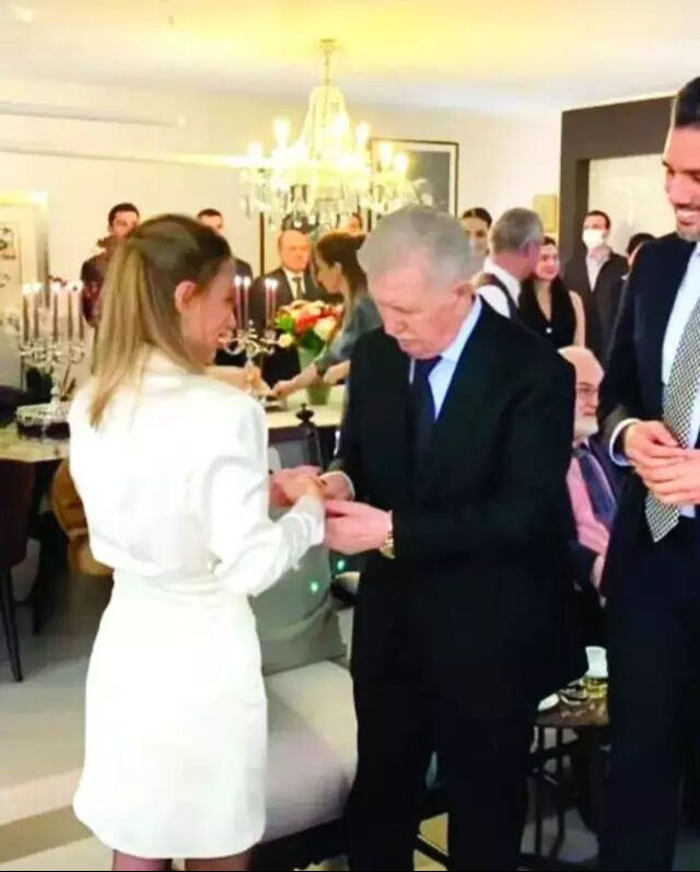 Sinan Çetin'in oğlu Rüzgar Çetin sürpriz isimle evlendi! İşte müstakbel eşi... - 1. Resim