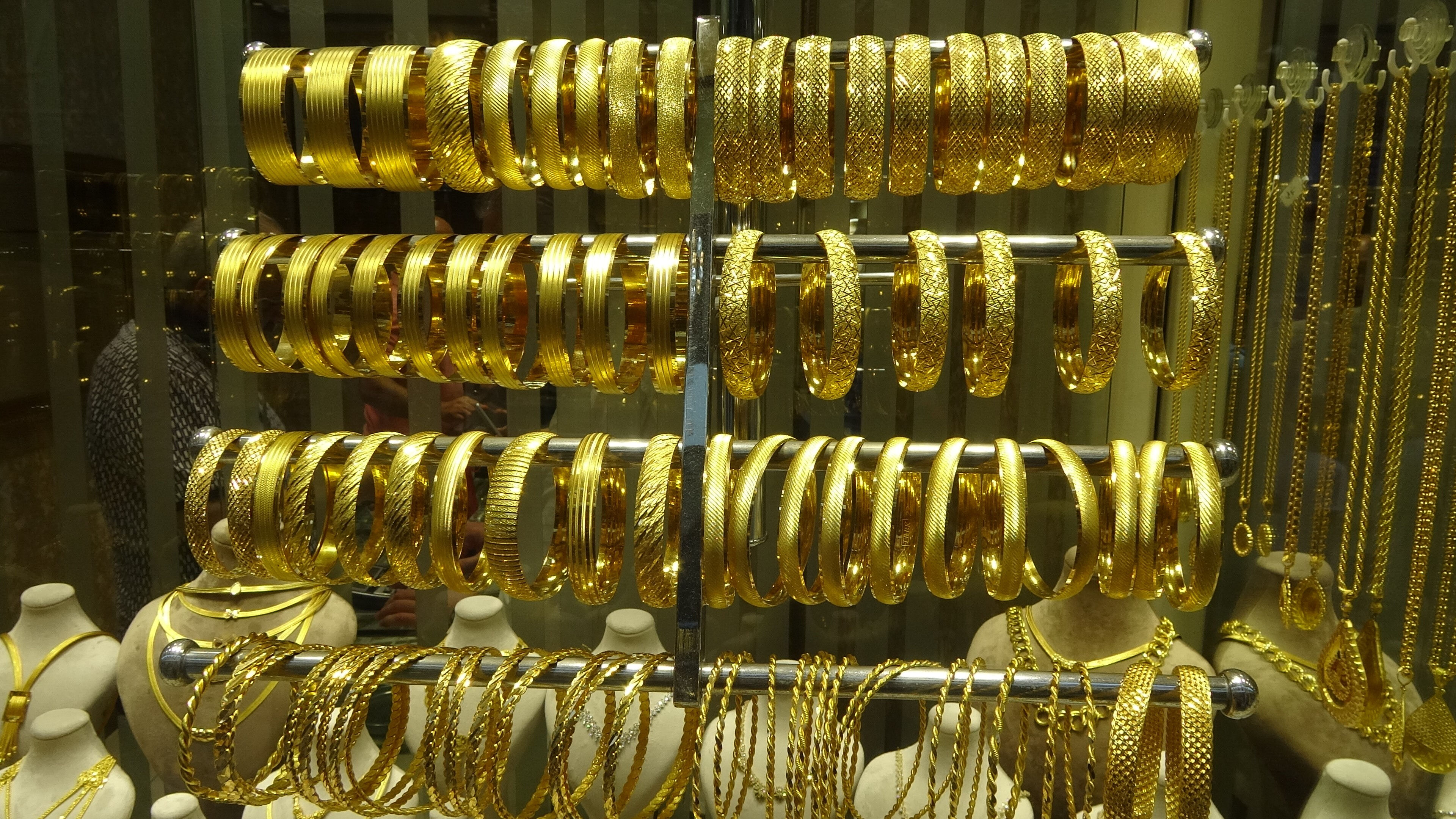 Son 10 yılın en verimsiz 'düğün sezonu'... Kuyumcuların 'iki yüzük' isyanı Son 10 yılın en verimsiz 'düğün sezonu'... Kuyumcuların 'iki yüzük' isyanı - 2. Resim