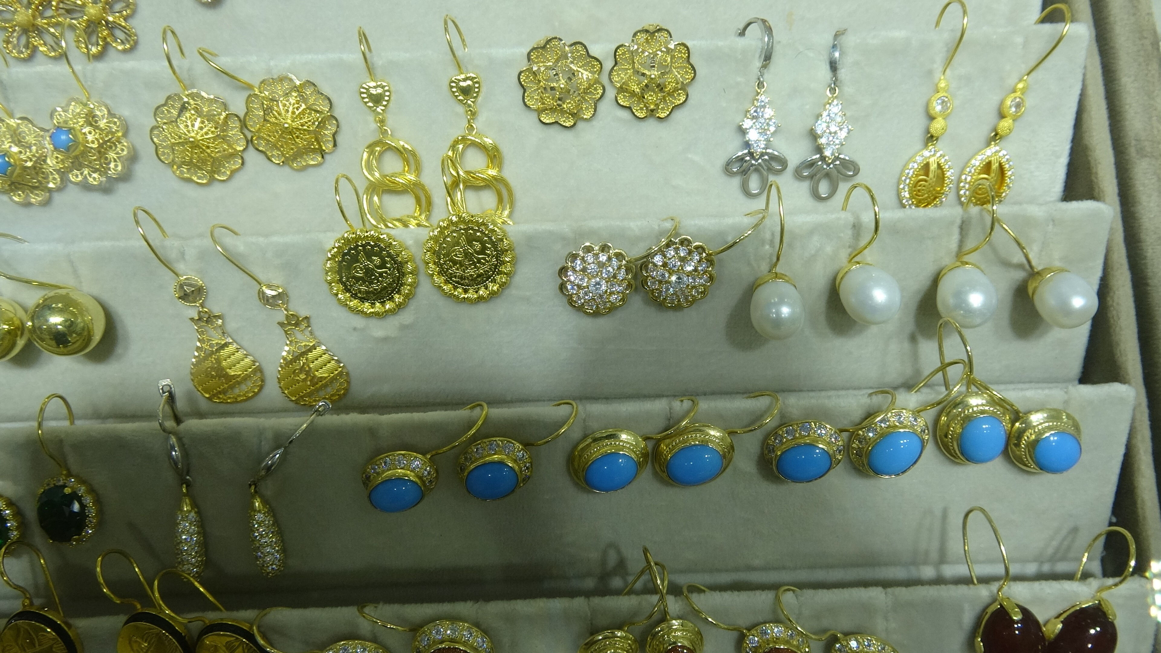 Son 10 yılın en verimsiz 'düğün sezonu'... Kuyumcuların 'iki yüzük' isyanı Son 10 yılın en verimsiz 'düğün sezonu'... Kuyumcuların 'iki yüzük' isyanı - 3. Resim