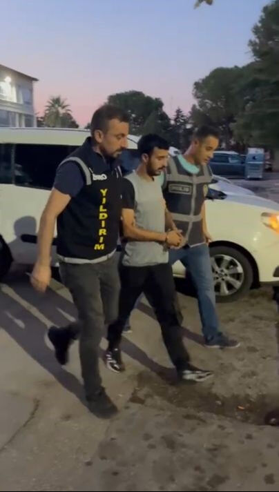 Aldığı nefes ele verdi! Her yerde aranıyordu, ranzanın altında çıktı Aldığı nefes ele verdi! Her yerde aranıyordu, ranzanın altında çıktı - 4. Resim