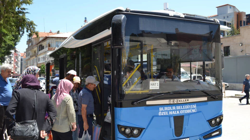Bir ilimizde 65 yaş üstüne toplu taşıma ücretli oluyor Bir ilimizde 65 yaş üstüne toplu taşıma ücretli oluyor - 1. Resim