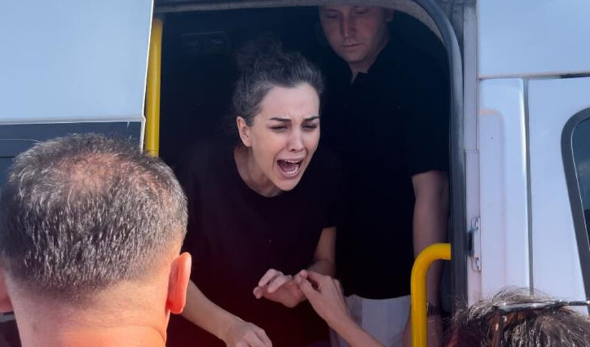 Dilan ve Engin Polat hakim karşısında! Şirketlerin cirosundan bahsetti, hakimden sert uyarı: Reklam yapma! Dilan ve Engin Polat hakim karşısında! Şirketlerin cirosundan bahsetti, hakimden sert uyarı: Reklam yapma! - 2. Resim