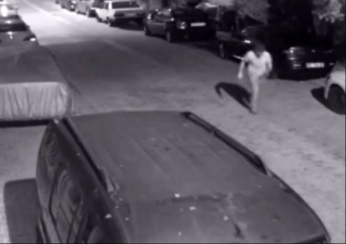 Esenyurt'ta hareket halindeki araçtan adam attılar - 2. Resim