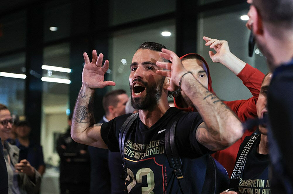 Galatasaray'dan ayrılan yıldızı duyurdular! Zaha, Köhn ve Dubois'in ardından... - 4. Resim