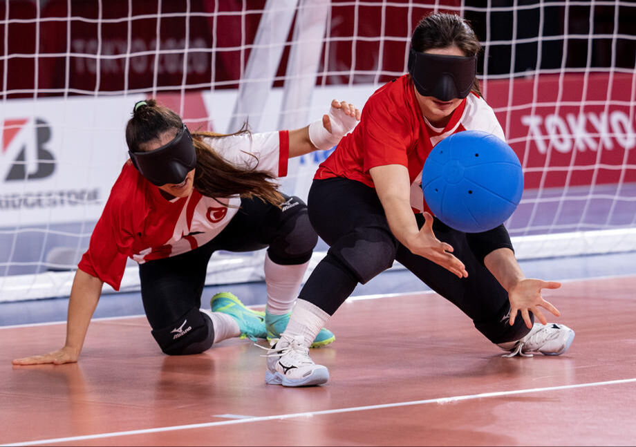 Goalball kör ve yüzde ondan daha az görebilen oyuncularla oynanıyor - 1. Resim