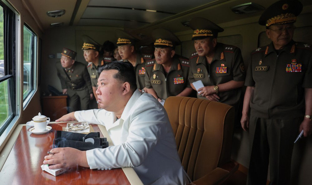 Güney Kore medyası yazdı: Kim Jong-Un sel felaketinin sorumlularının biletini kesti Güney Kore medyası yazdı: Kim Jong-Un sel felaketinin sorumlularının biletini kesti - 7. Resim