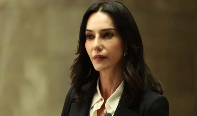 Hande Ataizi'den '2 milyon TL'lik estetik' isyanı:  Hande Ataizi'nin 2 Milyon TL'lik operasyon yaptırdığı iddia edilmişti! Açıklama geldi - 2. Resim