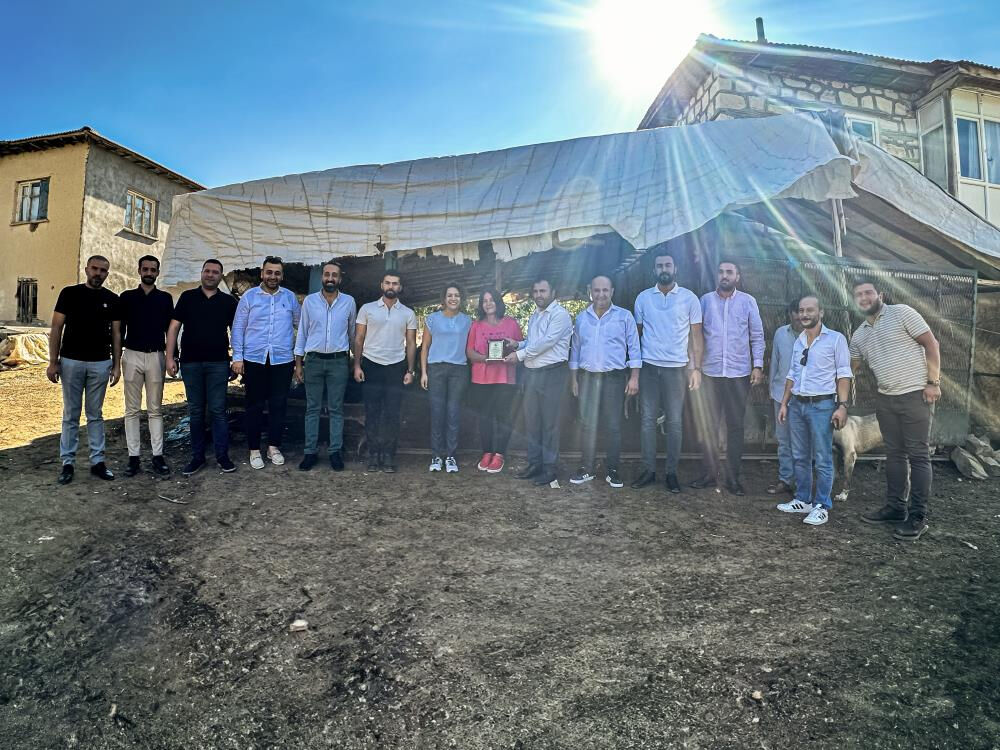 Kadın girişimcilere örnek oldu! 10 koyunu, 2 bin koyuna çıkardı - 1. Resim