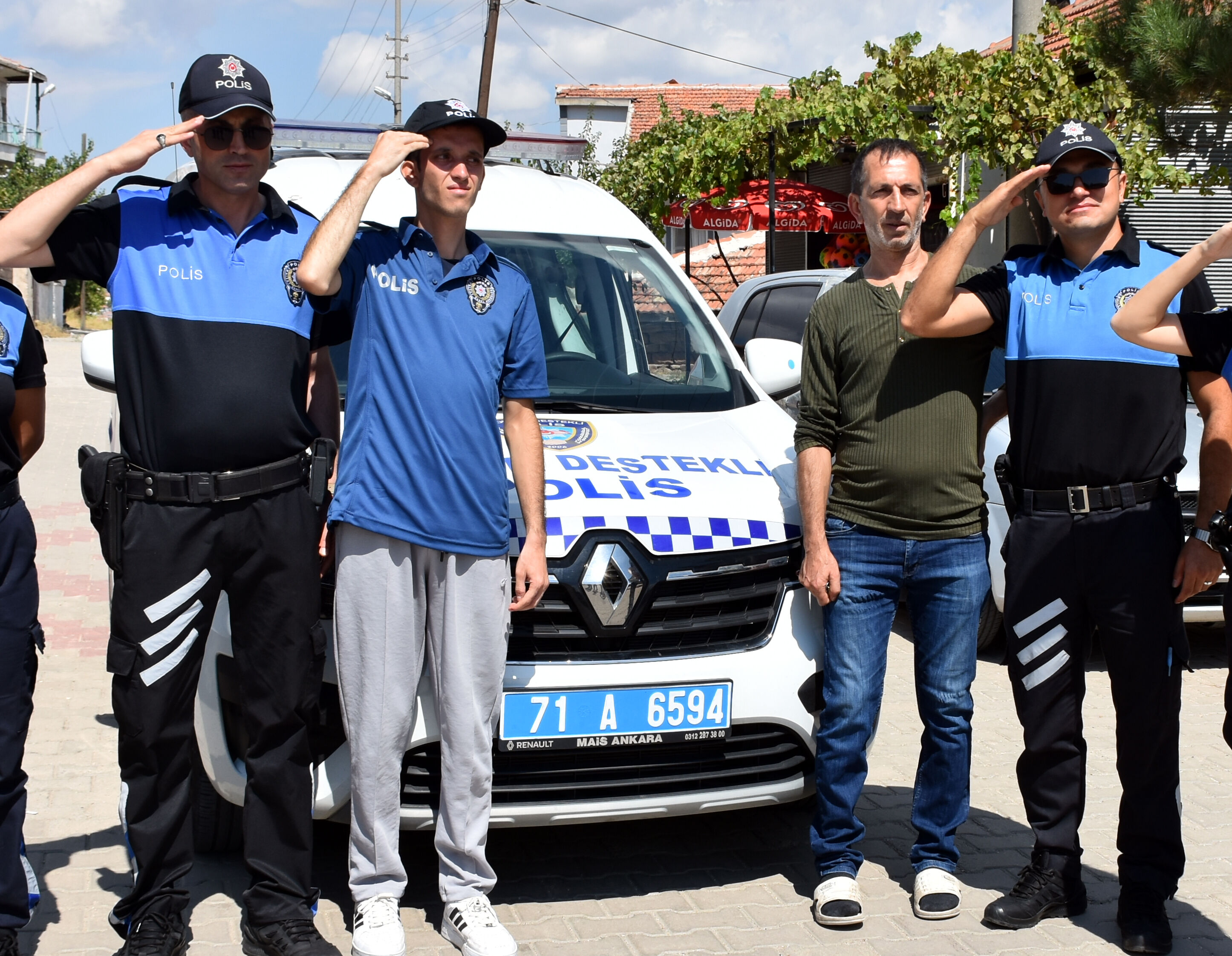 Kırıkkale'de polis olmak isteyen zihin engelli gencin hayali gerçekleştirildi - 1. Resim