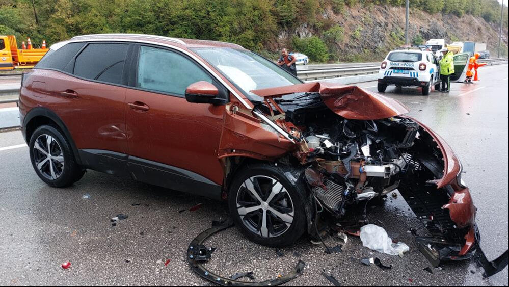 Samsun'da 7 araç birbirine girdi: 6 yaralı - 2. Resim