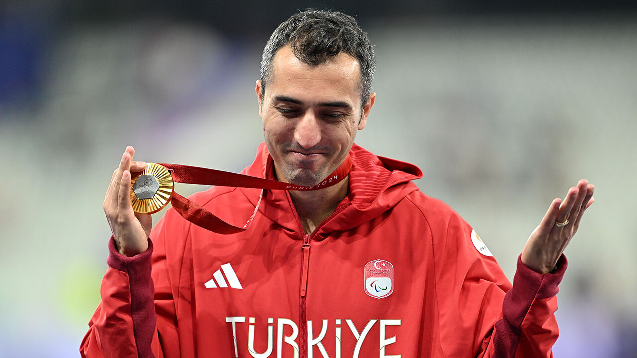 Serkan Yıldırım'ın altın madalyası geri alındı! Açıklama geldi Serkan Yıldırım'ın altın madalyası geri alındı! Açıklama geldi - 2. Resim