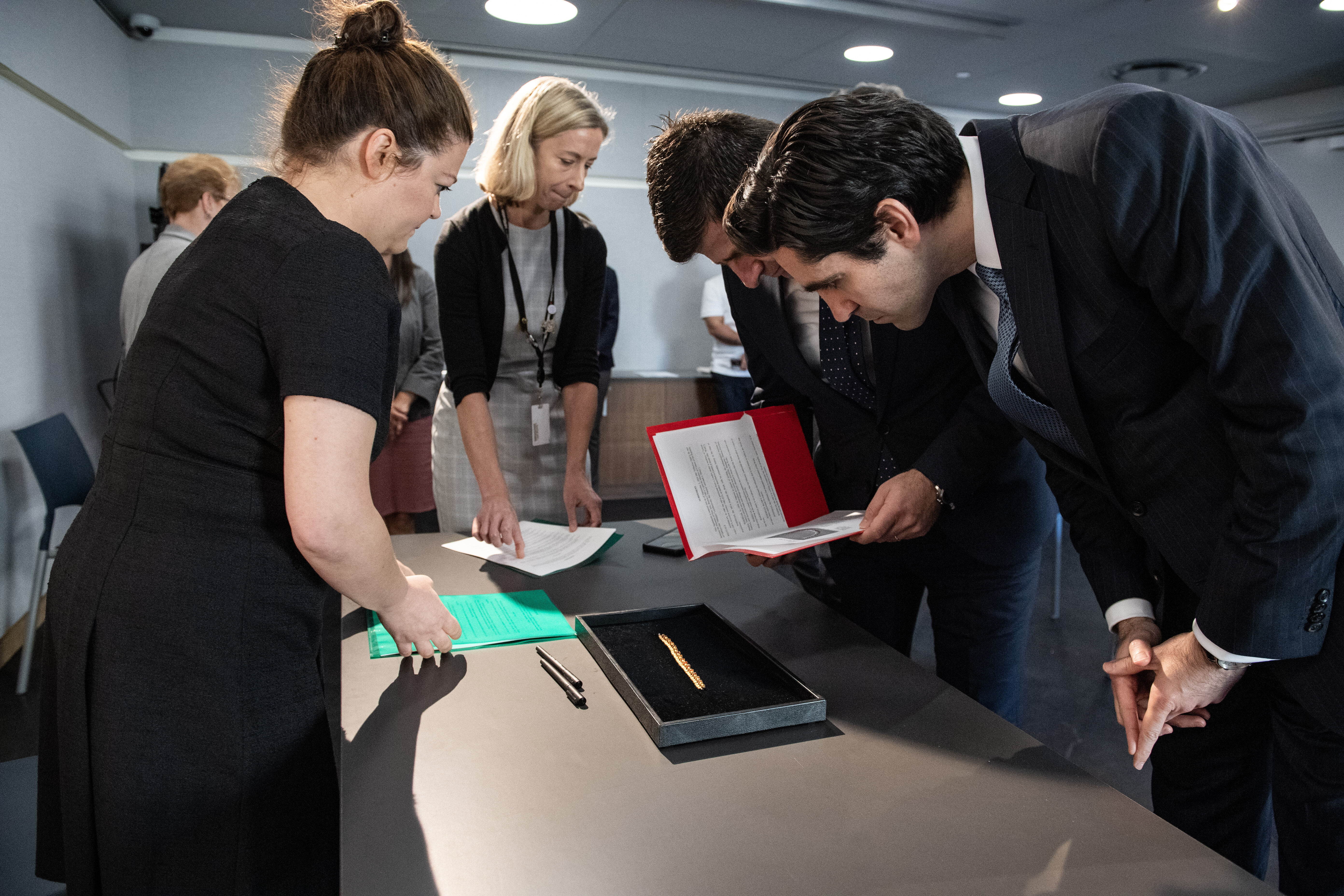 Türkiye'den ABD'ye kaçırılmıştı... 2 bin 500 yıllık eser geri alındı Türkiye'den ABD'ye kaçırılmıştı... 2 bin 500 yıllık eser geri alındı - 2. Resim