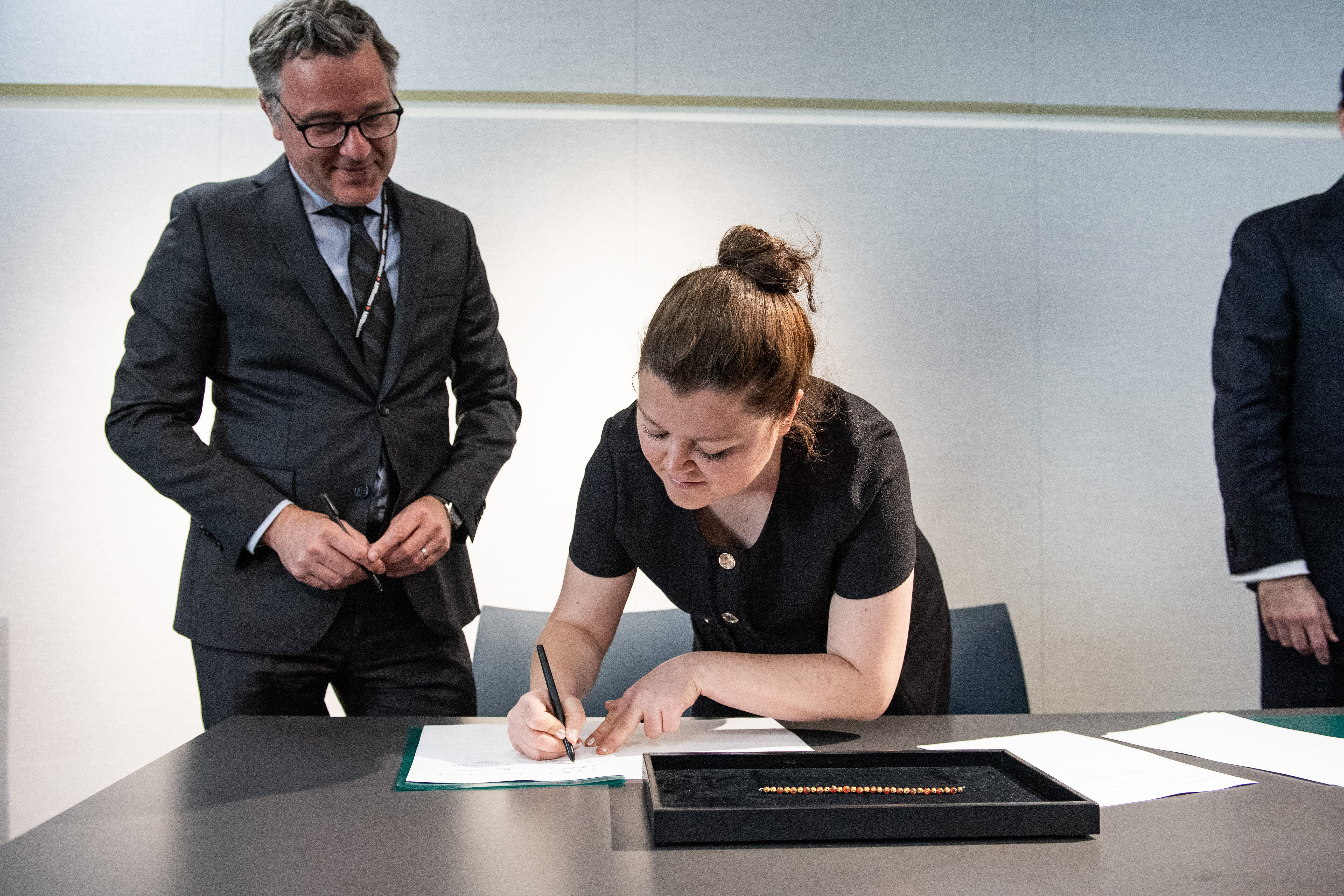 Türkiye'den ABD'ye kaçırılmıştı... 2 bin 500 yıllık eser geri alındı Türkiye'den ABD'ye kaçırılmıştı... 2 bin 500 yıllık eser geri alındı - 5. Resim