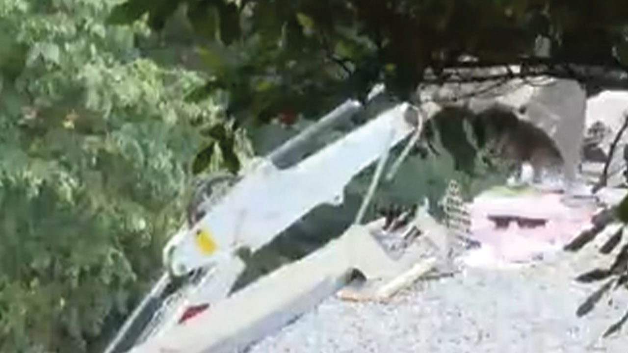 Üsküdar Vaniköy'deki kaçak villanın yıkımı başladı! Kepçe darbeleri peş peşe indi Üsküdar Vaniköy'deki kaçak villanın yıkımı başladı! Kepçe darbeleri peş peşe indi - 3. Resim