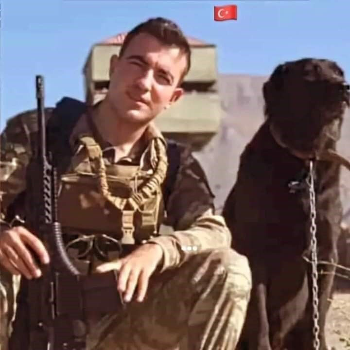 Uzman çavuş kalbine yenik düştü, eşi kucağında 7 aylık bebeğiyle gözyaşlarına boğuldu Uzman çavuş kalbine yenik düştü, eşi kucağında 7 aylık bebeğiyle gözyaşlarına boğuldu - 1. Resim