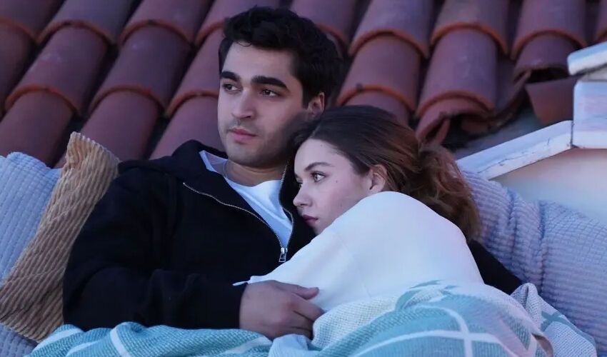 Yalı Çapkını dizisine yeni soluk: Pelin Akil kadroda! “Bomba gibi bir hikaye geliyor” deyip açıkladı - 3. Resim