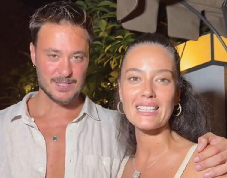 Yalı Çapkını dizisine yeni soluk: Pelin Akil kadroda! “Bomba gibi bir hikaye geliyor” deyip açıkladı - 1. Resim