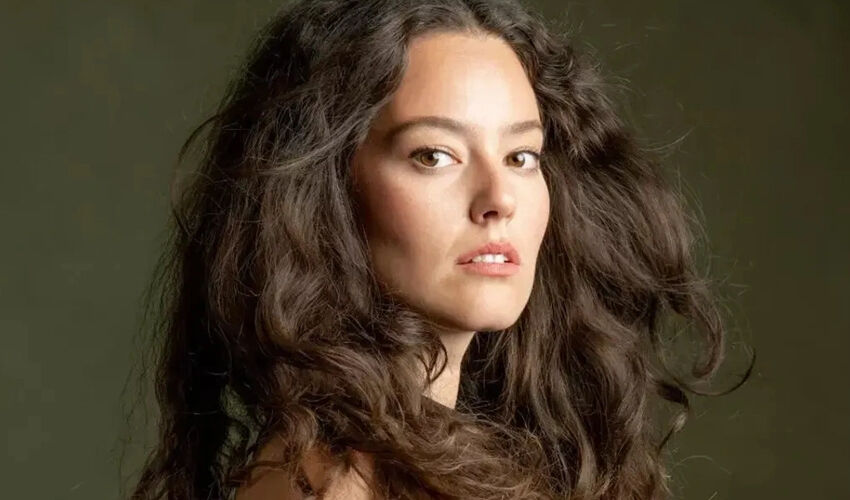 Yalı Çapkını dizisine yeni soluk: Pelin Akil kadroda! “Bomba gibi bir hikaye geliyor” deyip açıkladı - 2. Resim