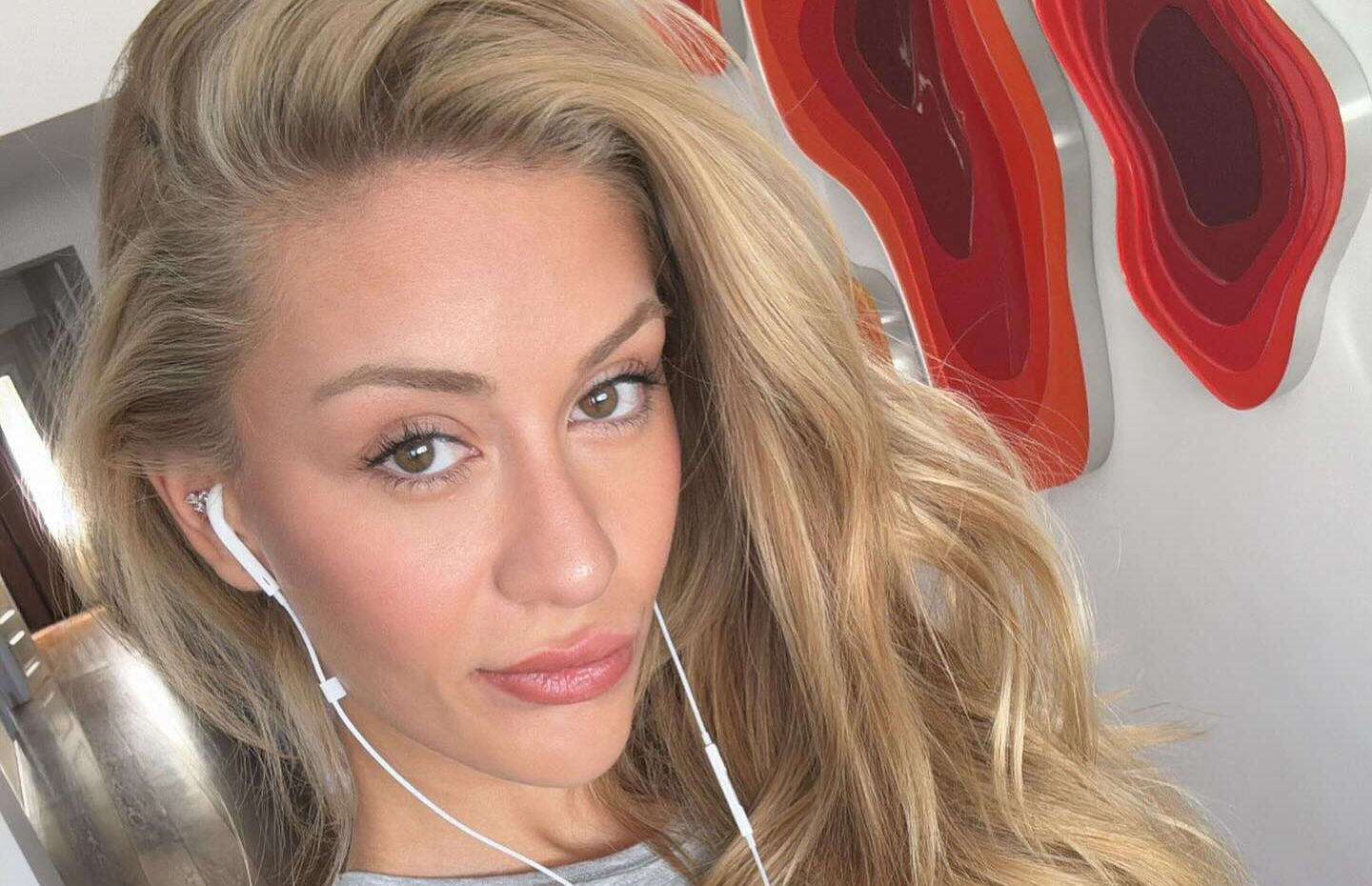 Yılın düğünü bu akşam: Acun Ilıcalı ile nikah masasına oturacak Ayça Çağla Altunkaya’dan hazırlık pozu geldi Yılın düğünü bu akşam: Acun Ilıcalı ile nikah masasına oturacak Ayça Çağla Altunkaya’dan hazırlık pozu geldi - 2. Resim