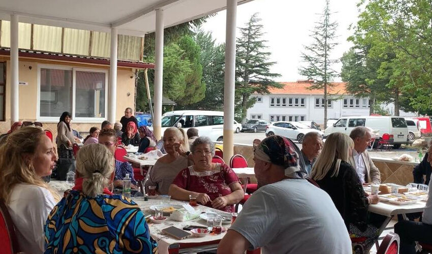 40 gün önce oğlunu kaybeden Safiye Soyman, mevlit okuttu! Sözleriyle herkesi duygulandırdı 40 gün önce oğlunu kaybeden Safiye Soyman, mevlit okuttu! Sözleriyle herkesi duygulandırdı - 2. Resim