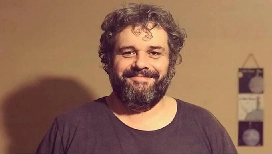 44 yaşında hayatını kaybetmişti! Oyuncu Umut Avcı son yolculuğuna uğurlandı 44 yaşında hayatını kaybetmişti! Oyuncu Umut Avcı son yolculuğuna uğurlandı - 1. Resim