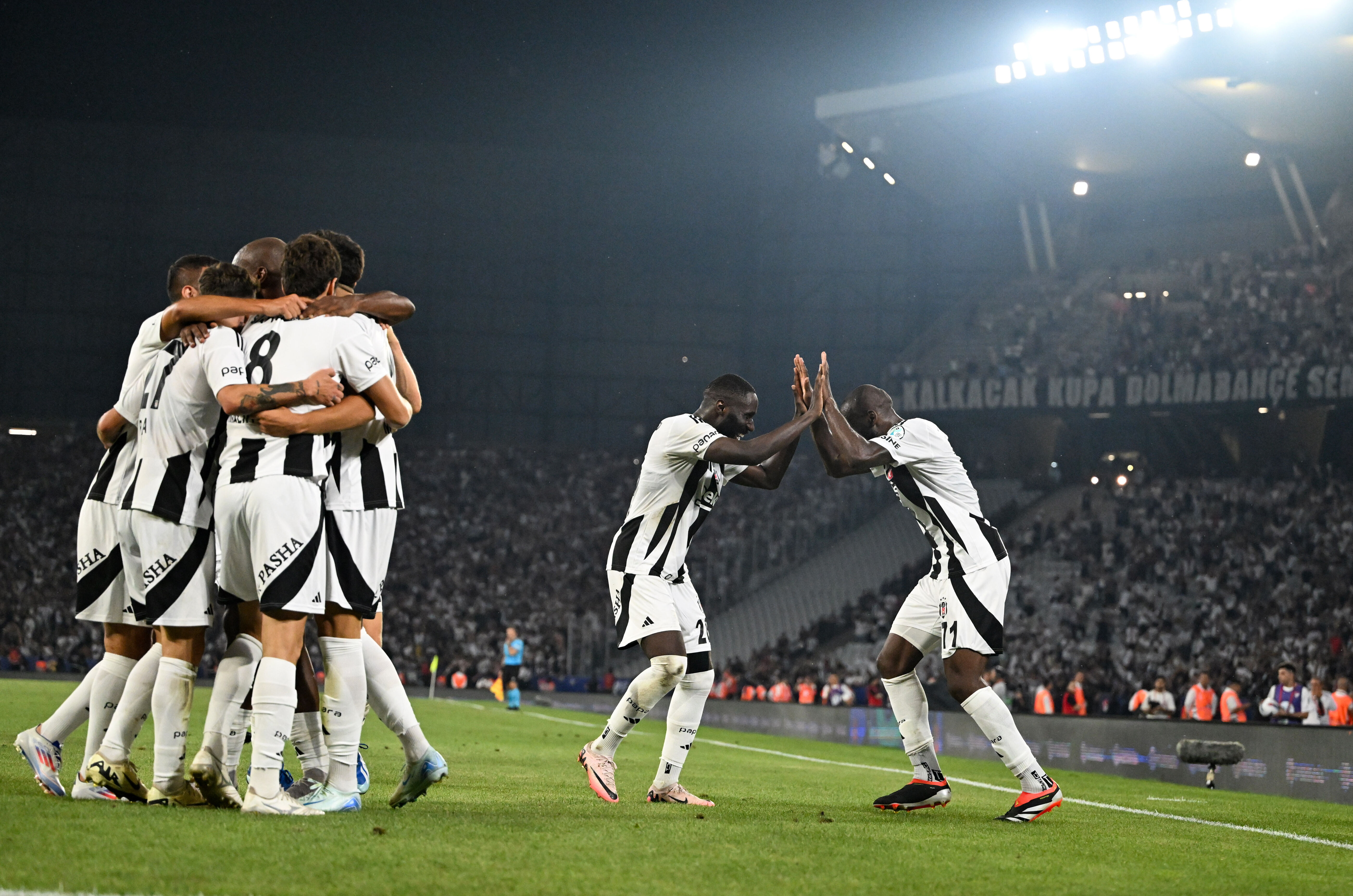 Beşiktaş'ta CAS'tan 1.4 milyon euro ceza! Valerien Ismael ve Rachid Ghezzal detayı... - 2. Resim