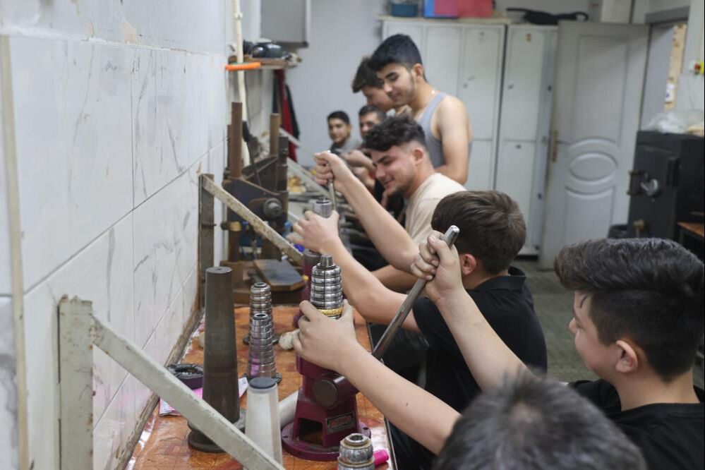 Bu dükkanın taşı toprağı altın - 3. Resim