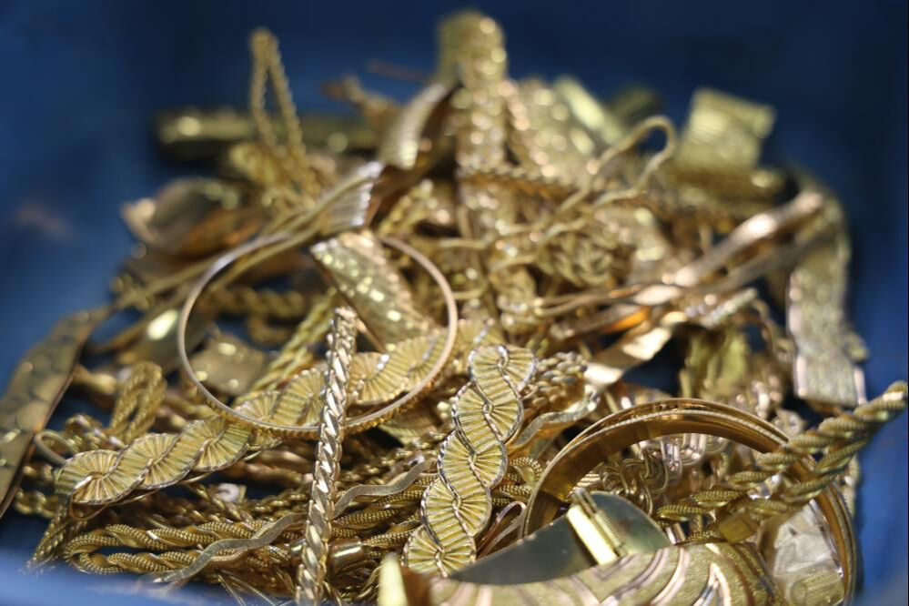 Bu dükkanın taşı toprağı altın - 2. Resim