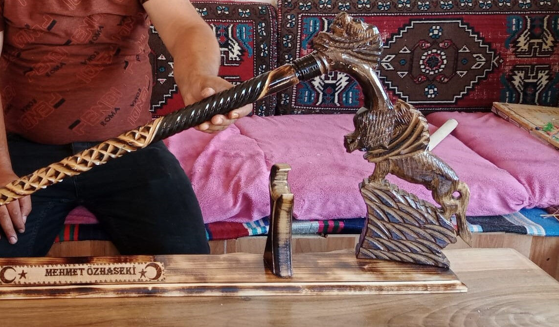 Cumhurbaşkanı'ndan Bahçeli'ye pek çok devlet büyüğünde onun bastonları var - 2. Resim