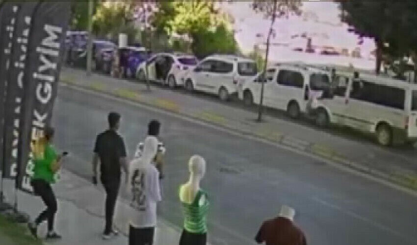 Denizli'yi karıştıran kaza: Araçlar peş peşe birbirine girdi Denizli'yi karıştıran kaza: Araçlar peş peşe birbirine girdi - 1. Resim