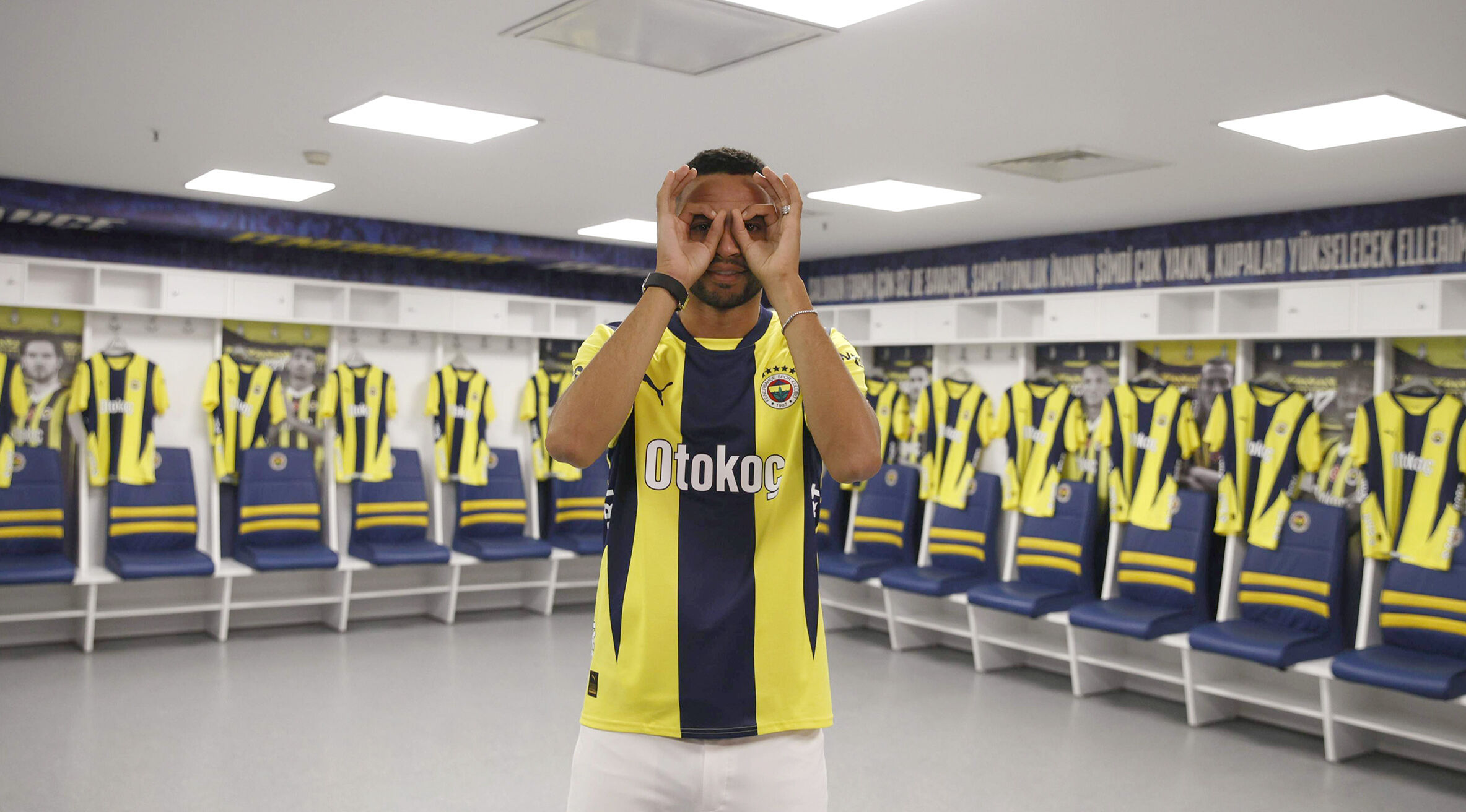 Fenerbahçe Jose Mourinho'nun gönderdiği 3 futbolcudan 13 milyon euro zarar etti Fenerbahçe Jose Mourinho'nun gönderdiği 3 futbolcudan 13 milyon euro zarar etti - 1. Resim