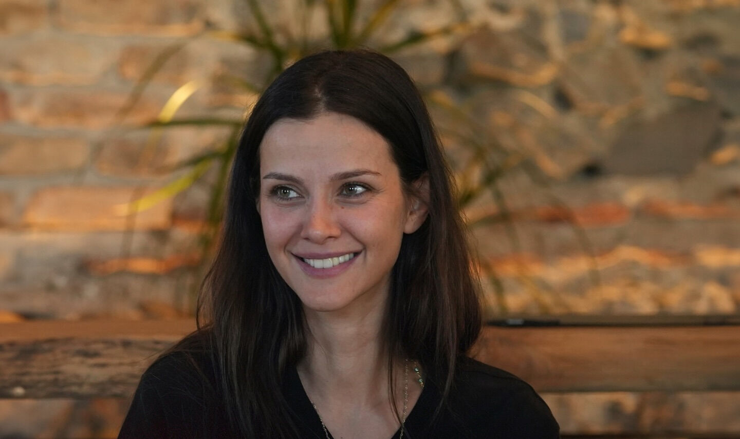 İrem Helvacıoğlu ve Şükrü Özyıldız'lı 'Karadut' dizisinden afiş! Görenler ikiliyi çok yakıştırdı - 2. Resim