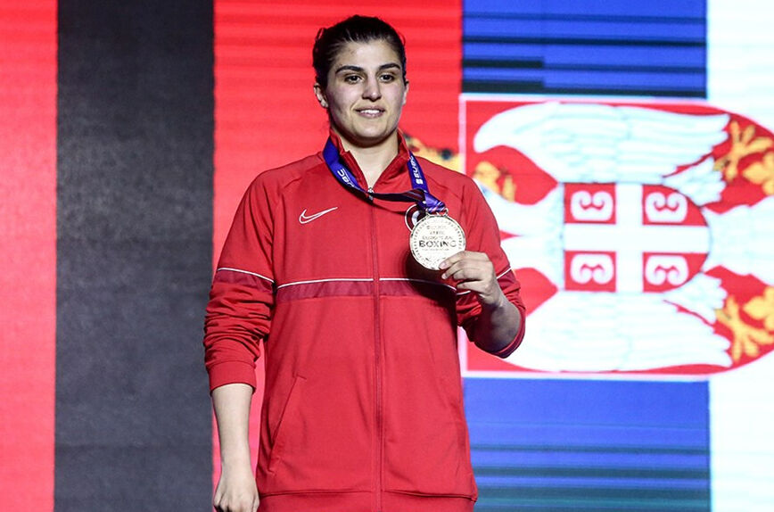 Olimpiyat şampiyonu milli boksör Busenaz Sürmeneli'ye trafikte çirkin saldırı! Tokat attı, tutuklandı - 5. Resim