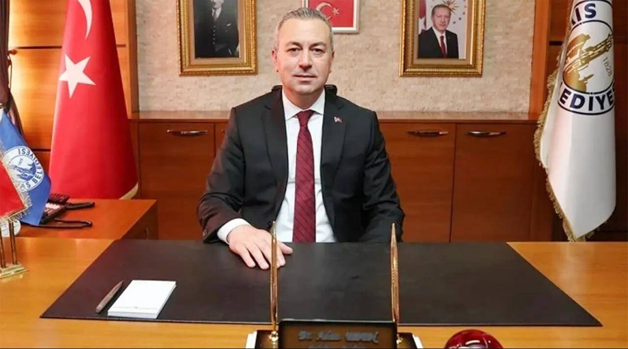 Sivas Belediye Başkanı Adem Uzun'dan Atatürk Anıtı'nı temizleyen personelin kovulduğu iddialarına cevap - 2. Resim