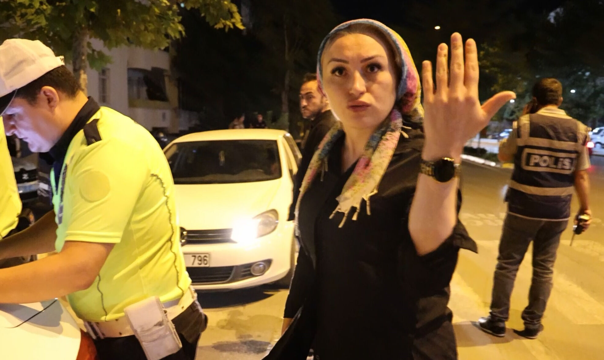 Bu kadarı da pes dedirtti! Polise illegal teklifte bulundu, olmayınca çıldırdı Bu kadarı da pes dedirtti! Polise illegal teklifte bulundu, olmayınca çıldırdı - 3. Resim