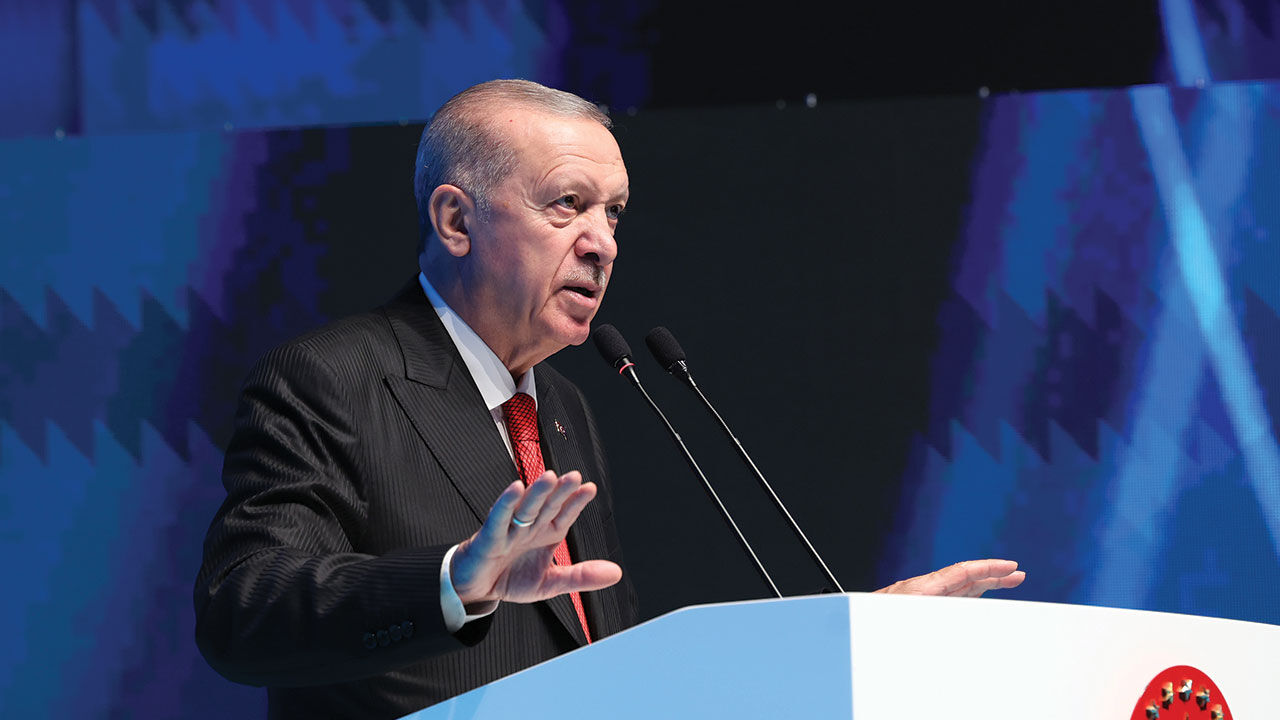 Cumhurbaşkanı Erdoğan'dan muhalefete tepki: Özgürlük maskesiyle istismar meşrulaştırılamaz Cumhurbaşkanı Erdoğan'dan muhalefete tepki: Özgürlük maskesiyle istismar meşrulaştırılamaz - 1. Resim