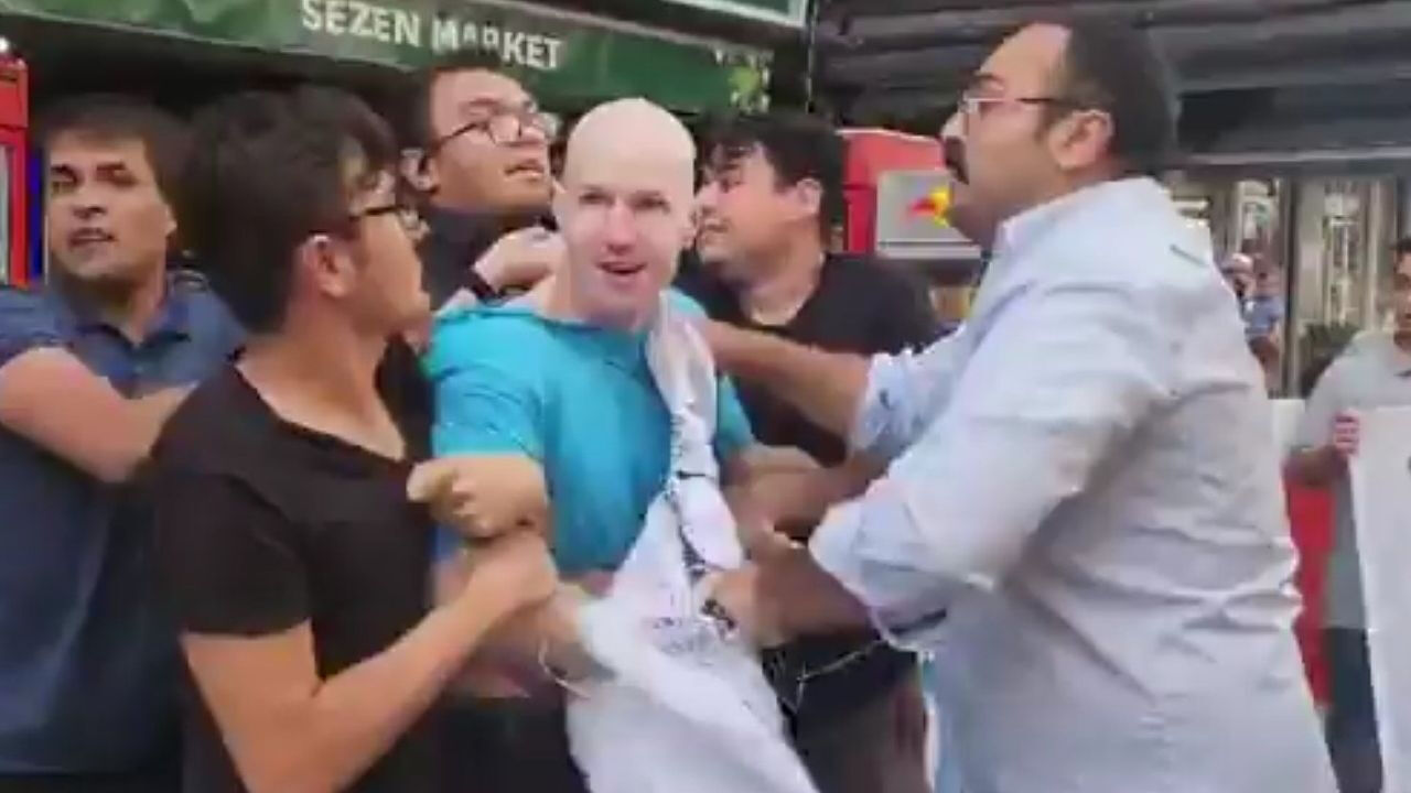 İzmir'de ABD askerinin başına çuval geçirdiler! Tutuklanan TGB üyeleri tahliye edildi - 3. Resim