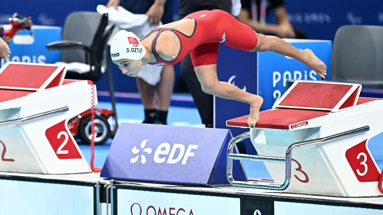 Para yüzücü Sevilay Öztürk kadınlar 50 metre kelebek S5 sınıfında bronz madalya kazandı - 1. Resim