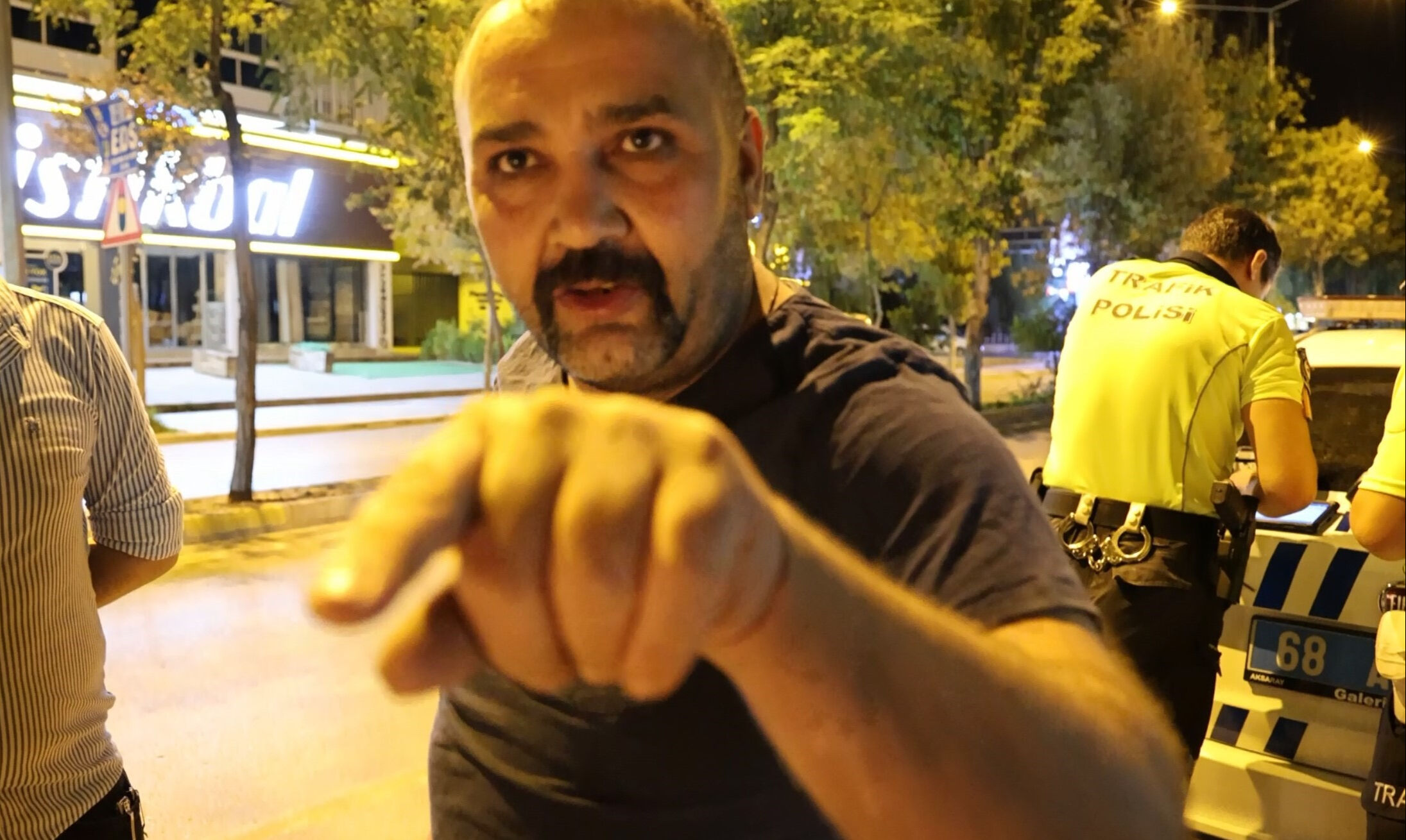 14 yaşında minibüs kullanırken yakalandı! Babasının sözleri ekipleri şoke etti - 4. Resim