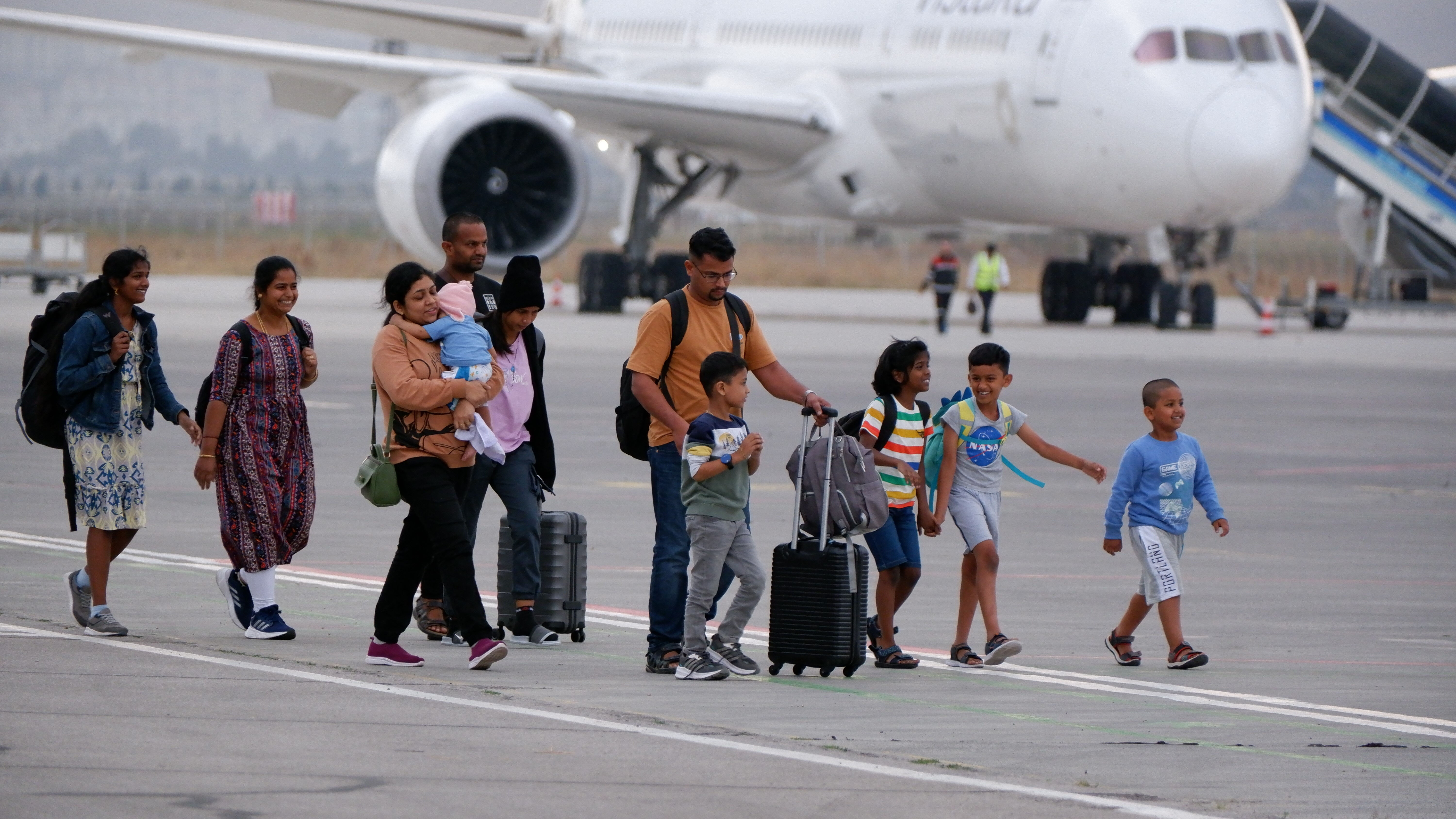 Bomba ihbarı sonrası 25 saatlik bekleyiş! Erzurum'a acil iniş yapan yolcular Almanya'ya uçtu - 3. Resim