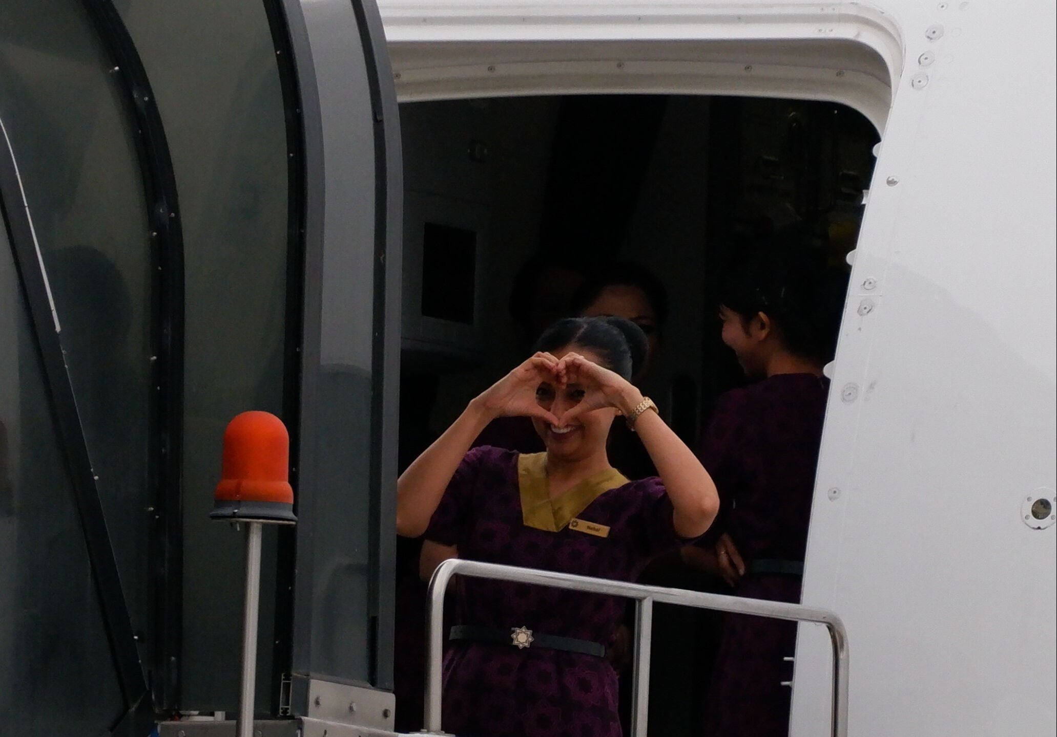 Bomba ihbarı sonrası 25 saatlik bekleyiş! Erzurum'a acil iniş yapan yolcular Almanya'ya uçtu - 4. Resim