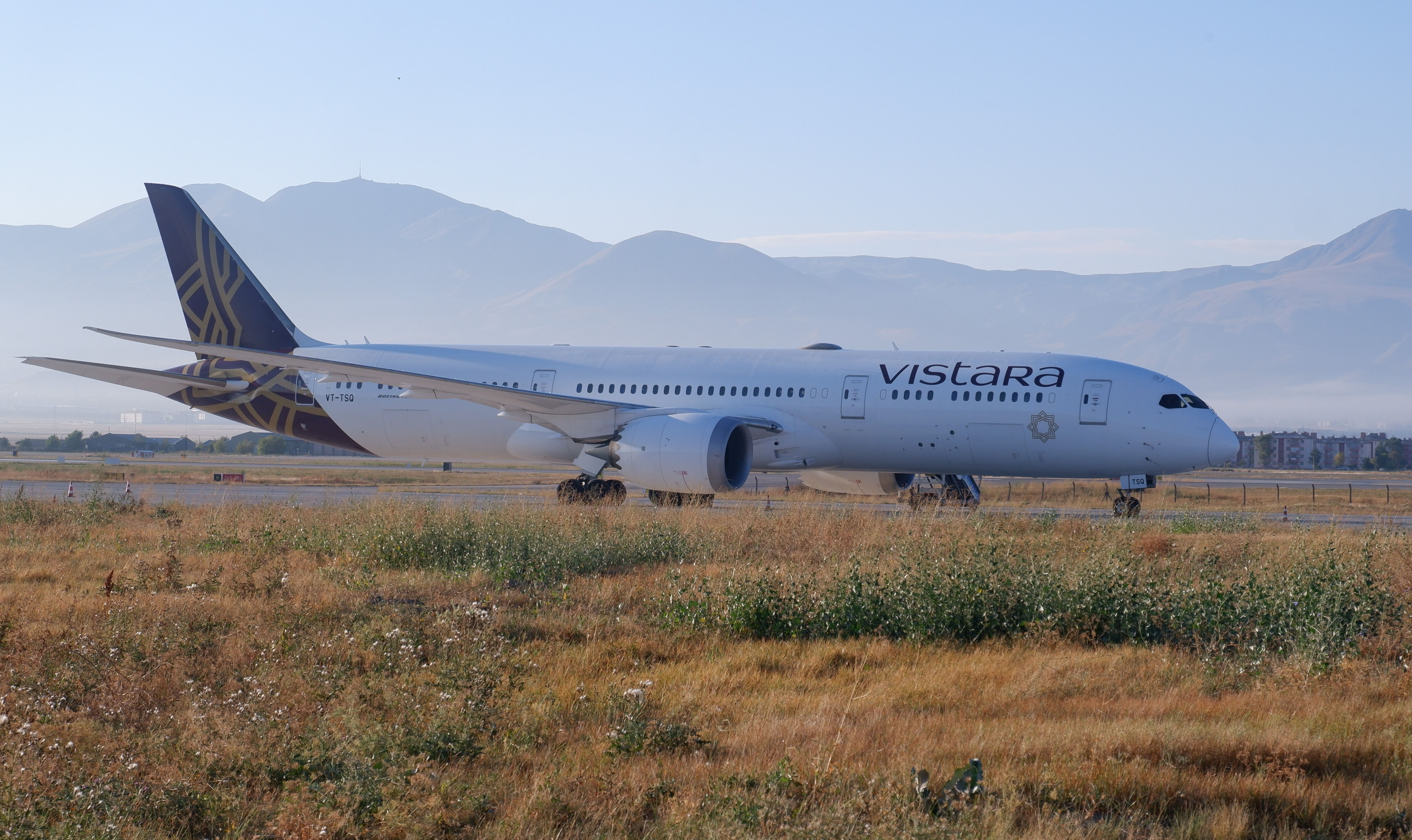 Bomba ihbarı yapılmıştı! Erzurum'a acil iniş yapan uçakla ilgili yeni gelişme - 1. Resim