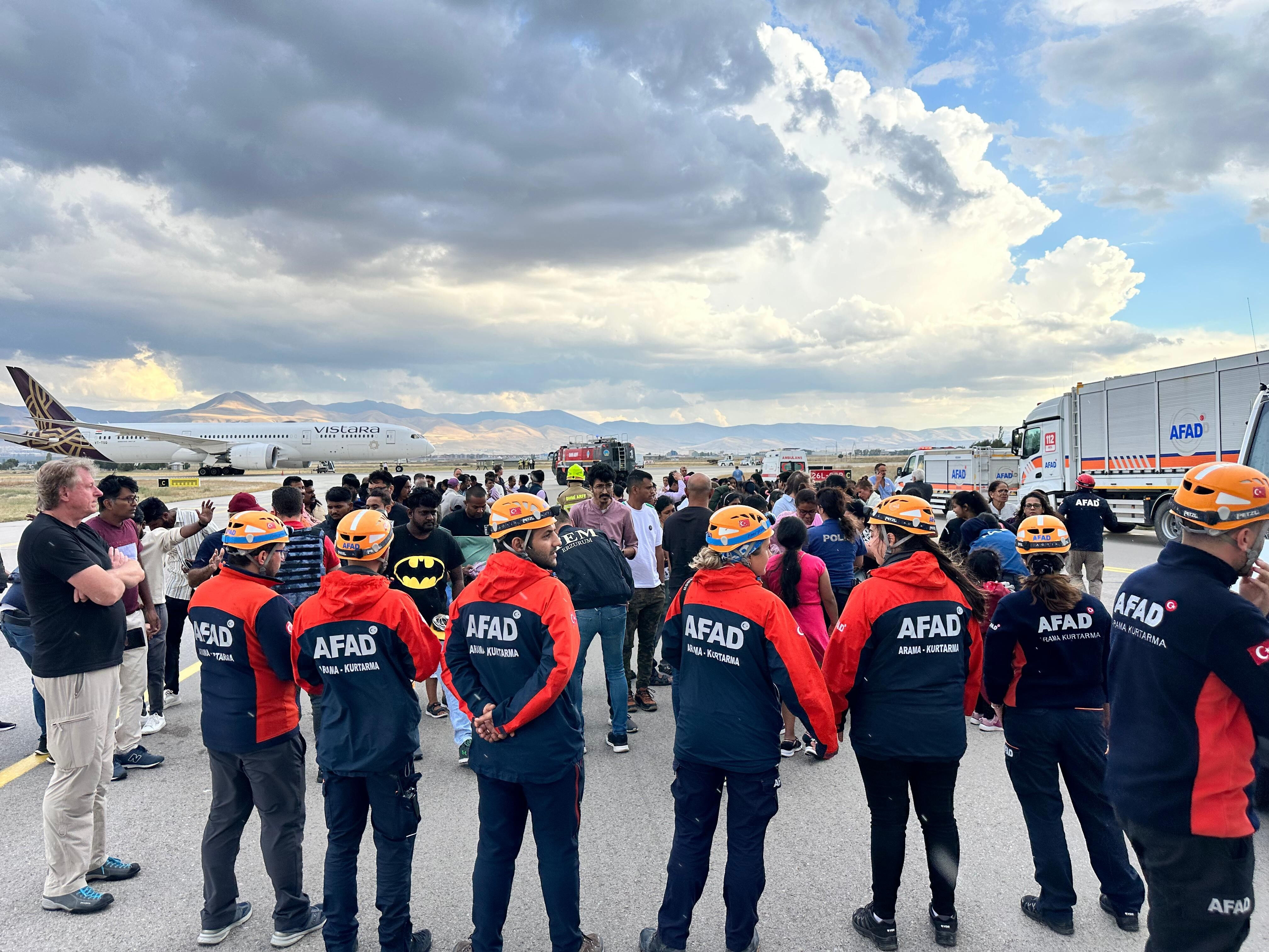 Bomba ihbarı yapılmıştı! Erzurum'a acil iniş yapan uçakla ilgili yeni gelişme - 5. Resim