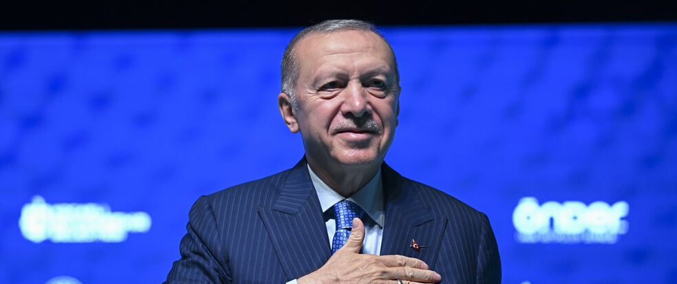 Cumhurbaşkanı Recep Tayyip Erdoğan'dan kılıçlı yemin törenine tepki: Bunlar ordudan temizlenecek Cumhurbaşkanı Recep Tayyip Erdoğan'dan kılıçlı yemin törenine tepki: Bunlar ordudan temizlenecek - 2. Resim