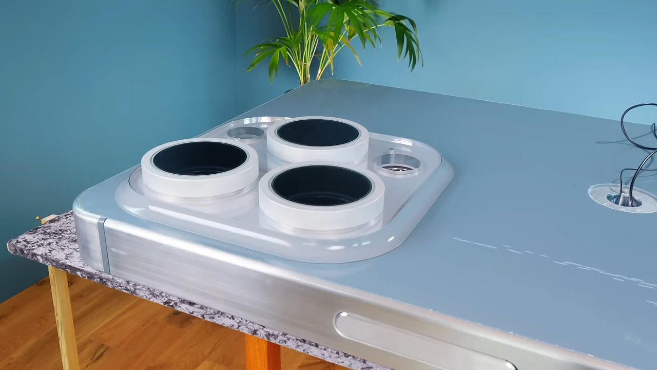 İki YouTuber, dünyanın en büyük iPhone'unu üretti! Cihaz çalışıyor... - 3. Resim