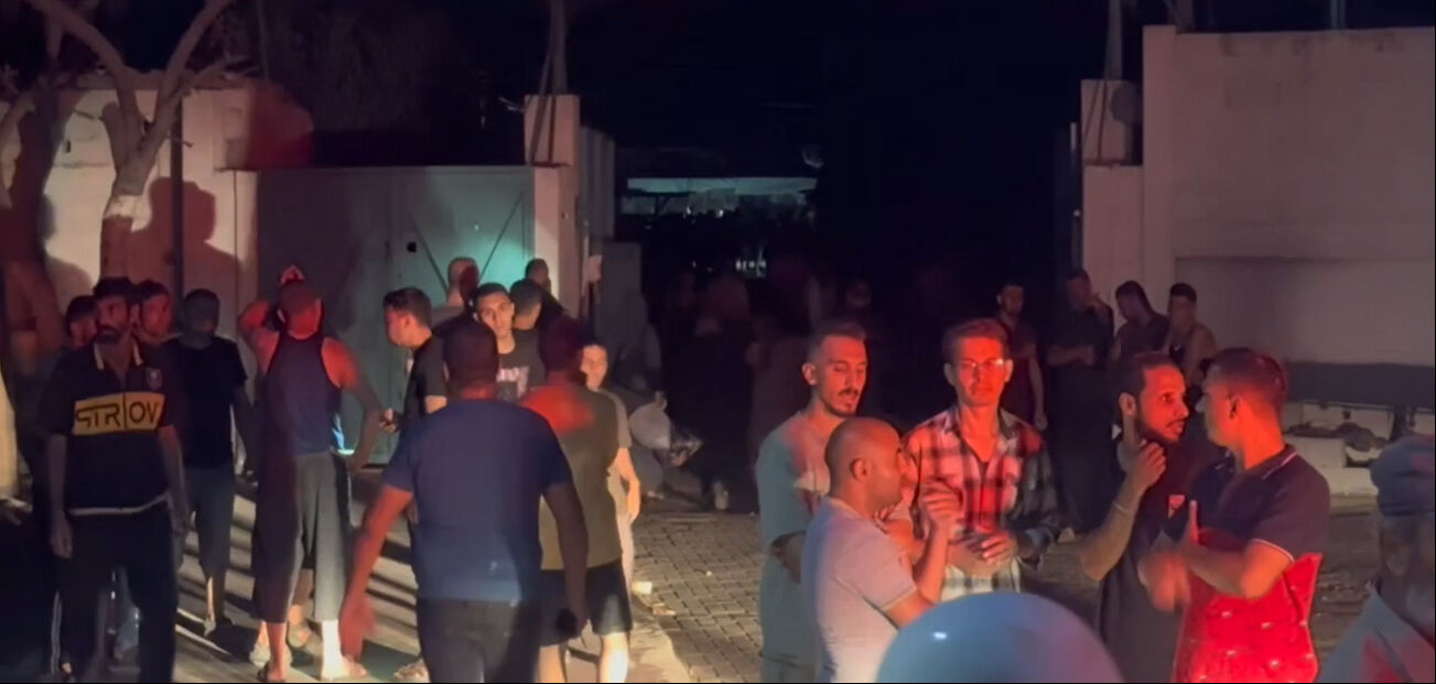 İsrail gece yarısı Gazze'deki çadırları füzeyle vurdu - 1. Resim