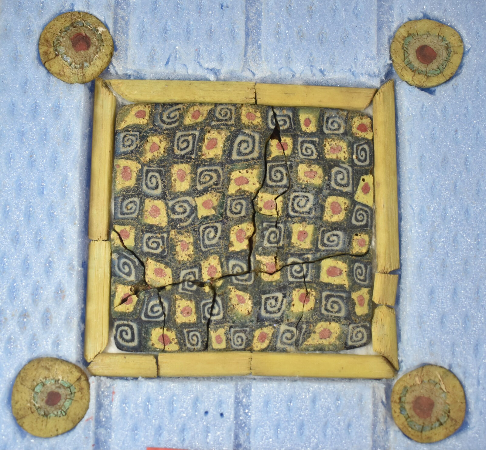 Bakan Ersoy 'Türkiye'de ilk' diyerek paylaştı: Andriake kazılarında özel cam levhalar bulundu - 2. Resim