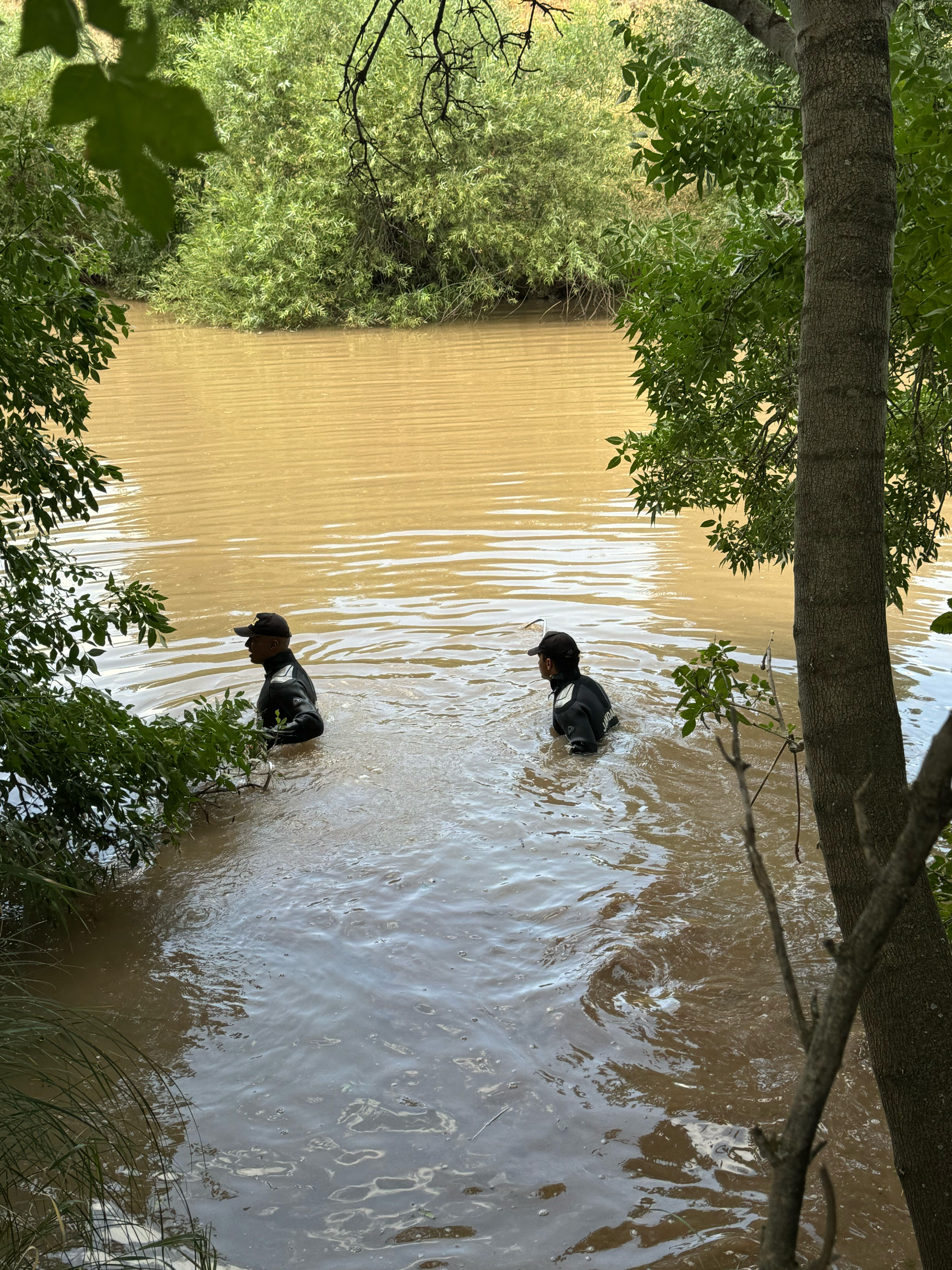 Çelişkili ifadeleri dikkat çekmişti! Ölüm haberinin ardından gözler Narin'in anne ve babasına çevrildi - 6. Resim